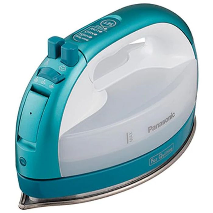 Fer à vapeur sans fil Panasonic NIQL1000G en Bleu présenté par Corbeil Electroménager