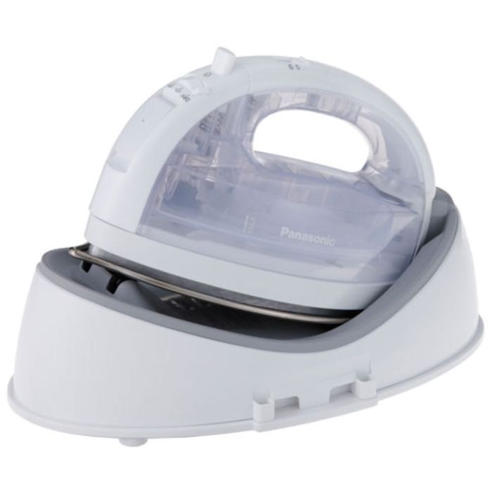 Fer à repasser vapeur sans fil Panasonic NIWL700W en Blanc présenté par Corbeil Electroménager