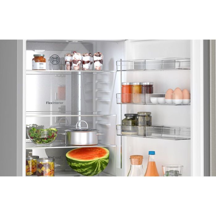 Refrigérateur Bosch B24CB50ESS Inox Congélateur en bas / porte largeur 24 pouces Capacité 14.1 pieds cubes