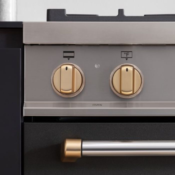 Ensemble de décoration de boutons pour cuisinière biénergie, 12 boutons, série Master, Or, Bertazzoni DSMASDKSG en Or présenté par Corbeil Electroménager
