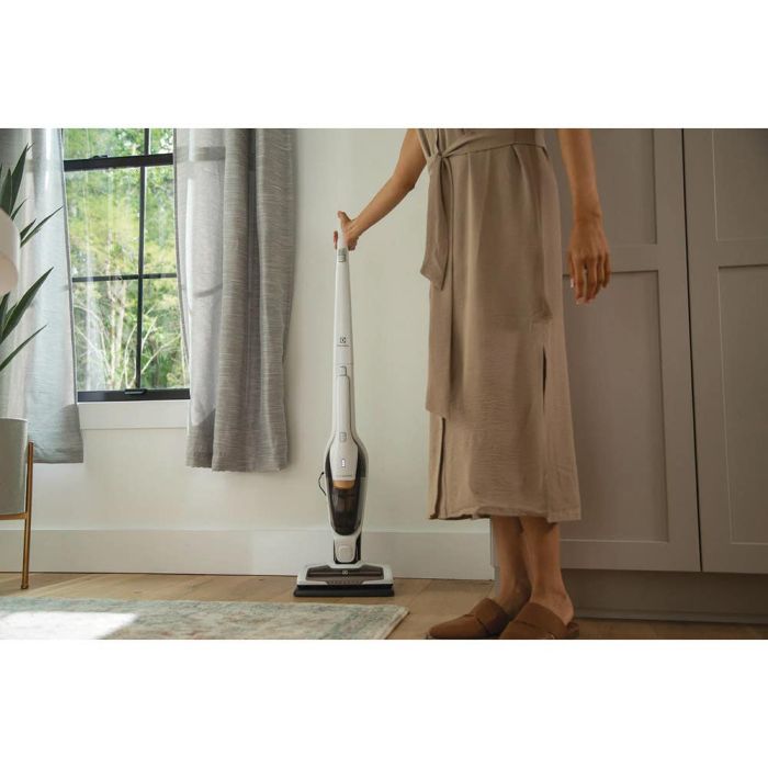Aspirateur Electrolux EHVS2510AW Puissance 18V watt  Sans Sac