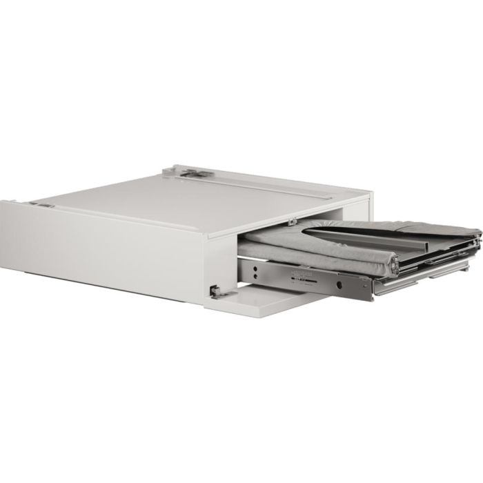 Table à repasser coulissante ASKO HI150W en Blanc présenté par Corbeil Electroménager