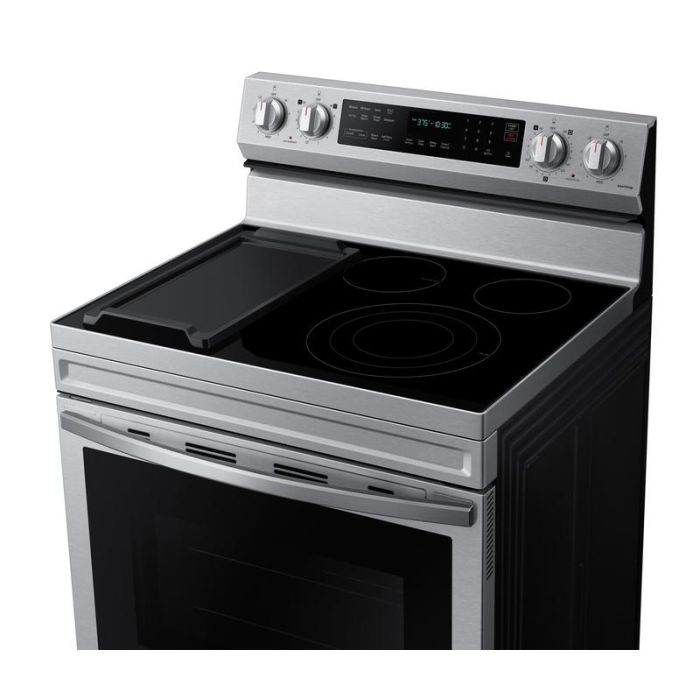 30 In. Ceramic Glass Range Samsung NE63A6711SS  Stainless  5 Burners     Capacity 6.3 cubic feet   Width 30 inches