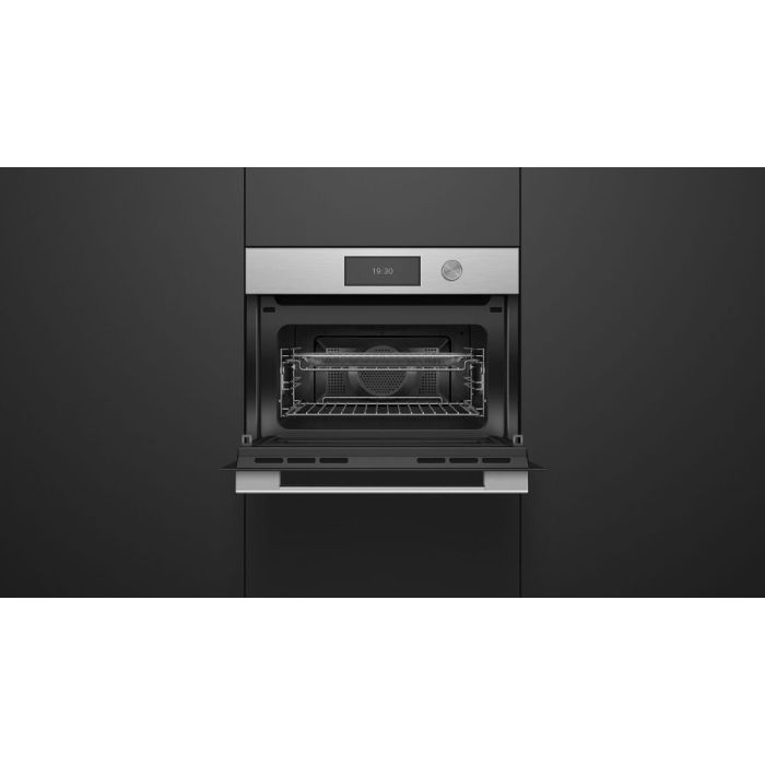 Wall oven  Fisher & Paykel OM24NCUDX5 Silver   Capacity  1.3 cubic feet   Freestanding Width 24 inches