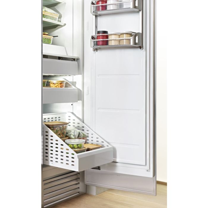 Congélateur Bertazzoni REF18FCIPRR/23  Panneau Requis capacité 8.2  pieds cubes Encastrable 18 pouces