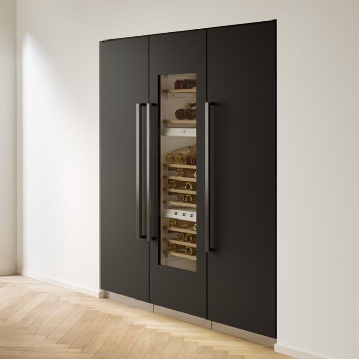 Front Panel Bertazzoni SP18WCC in Black showcased by Corbeil Appliances
