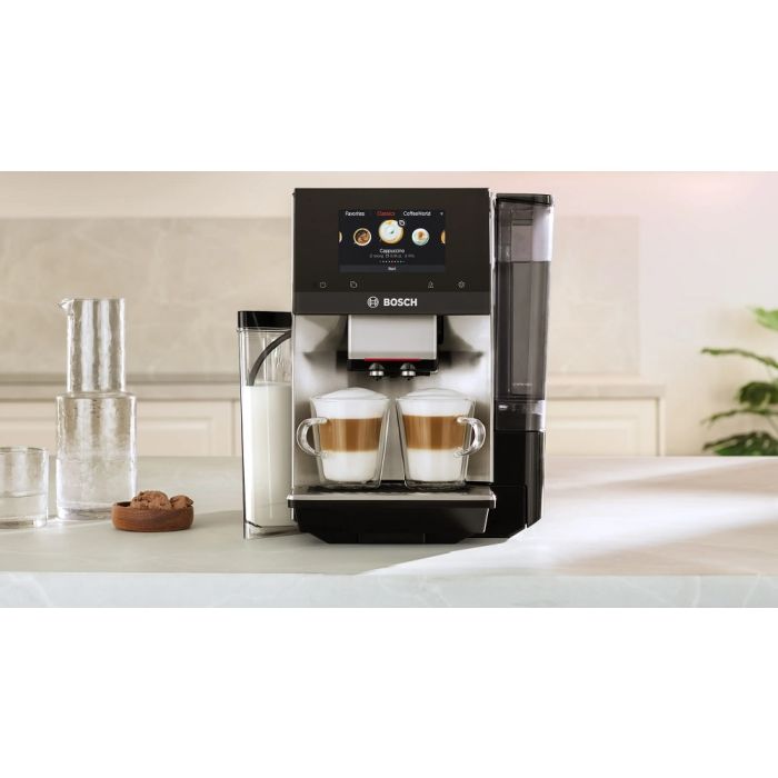 Machine à café Bosch TQU60307 Capacité grain (oz) 11.28 oz Capacité réservoir (Gal) 81.15 oz Installation Autoportant