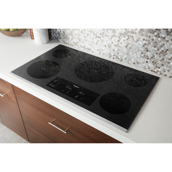 Plaque de cuisson Whirlpool WCE97US6KS 5 éléments  presenté par Corbeil