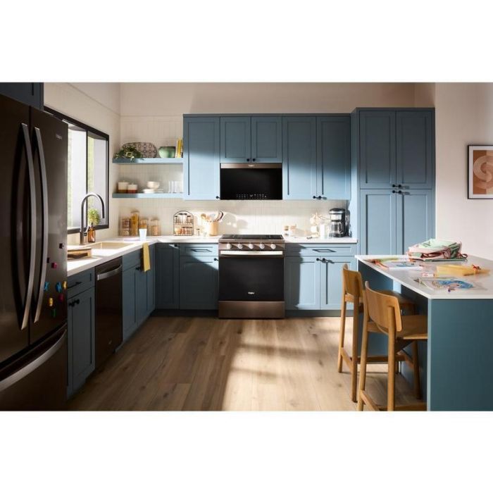 Cuisinière 30 Po. Whirlpool WSGS7530RV  Inox Noir 5 bruleurs     Capacité 5 pieds cubes 16500 BTU Watts  largeur 30 pouces